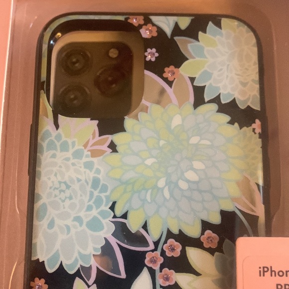 Kate Spade iPhone case for iPhone 11 Pro - Picture 4 of 8